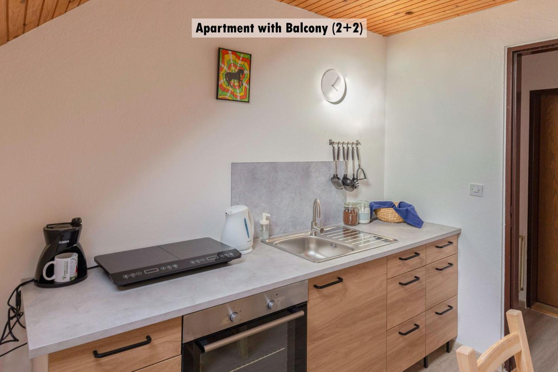 Apartments Farm House Uric جيسينيس المظهر الخارجي الصورة