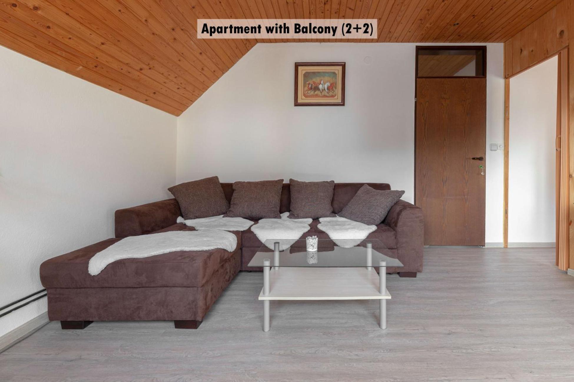Apartments Farm House Uric جيسينيس المظهر الخارجي الصورة